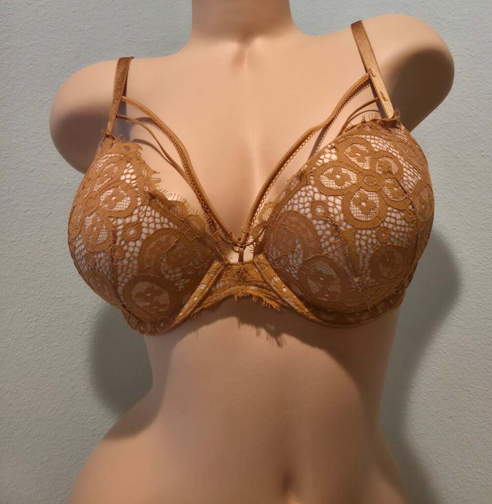 Victoria's Secret Very Sexy Push Up Bra 36C Gold Sheer Lace Logo Band Strappy